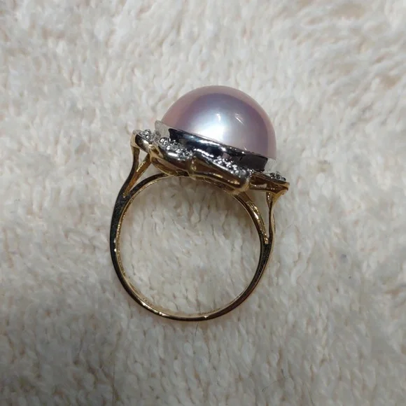 Pink Mabe Pearl Ring White Gold Accents, Pinpoint Diamonds, 14kt Yellow Gold - Picture 6 of 7